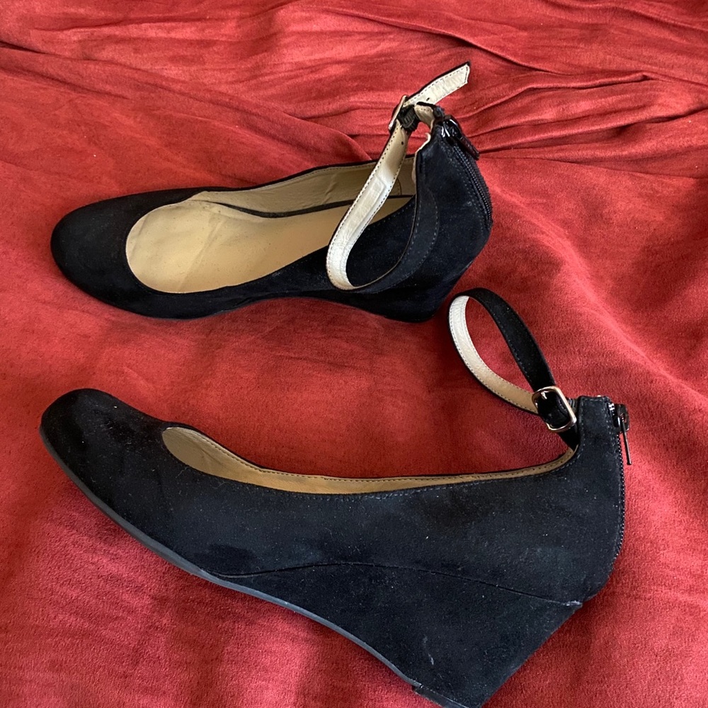 Arizona black wedge shoes 11M